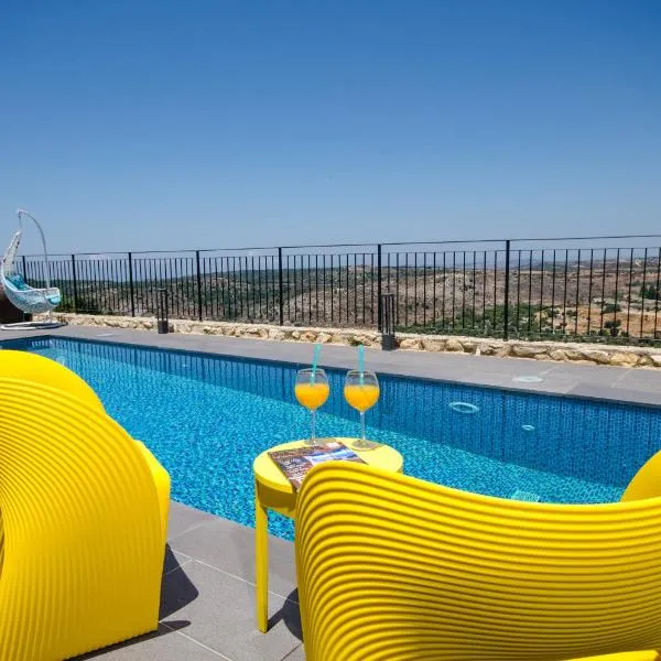 The Fifties suites，位于Kefar Weradim的酒店