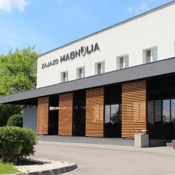 兹贾德芒谷利亚酒店，位于Pomiechówek的酒店
