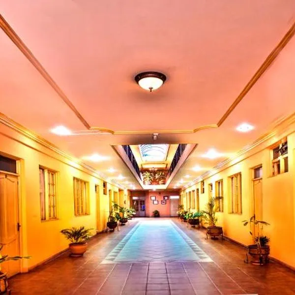 Hotel Monserrat，位于Estancia Machuma的酒店