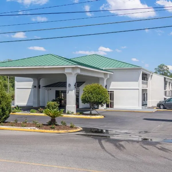 Motel 6 Waycross，位于韦克罗斯的酒店