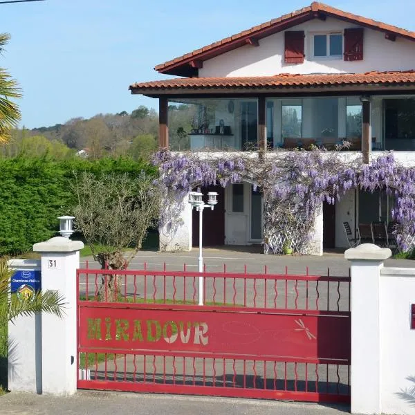 Maison d'hôtes MIRADOUR，位于Briscous的酒店