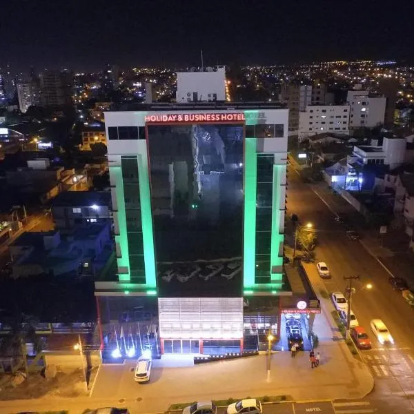 Holiday & Business Hotel - Em frente ao Centro de Eventos e Arena Conda，位于沙佩科的酒店
