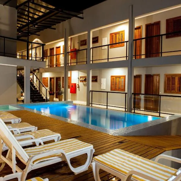 CLH Suites Bonito Centro，位于博尼图的酒店