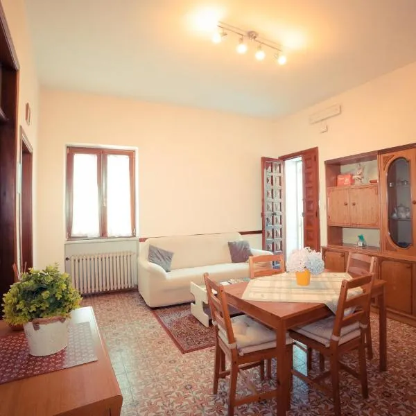 罗莎公寓，位于斯卡拉的酒店