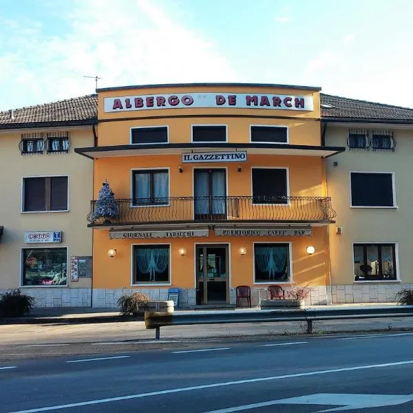 Albergo De March，位于费拉拉达尔帕戈的酒店