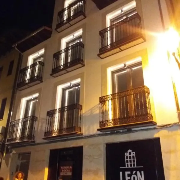 LEÓN SUITE Urban Studios，位于莱昂的酒店