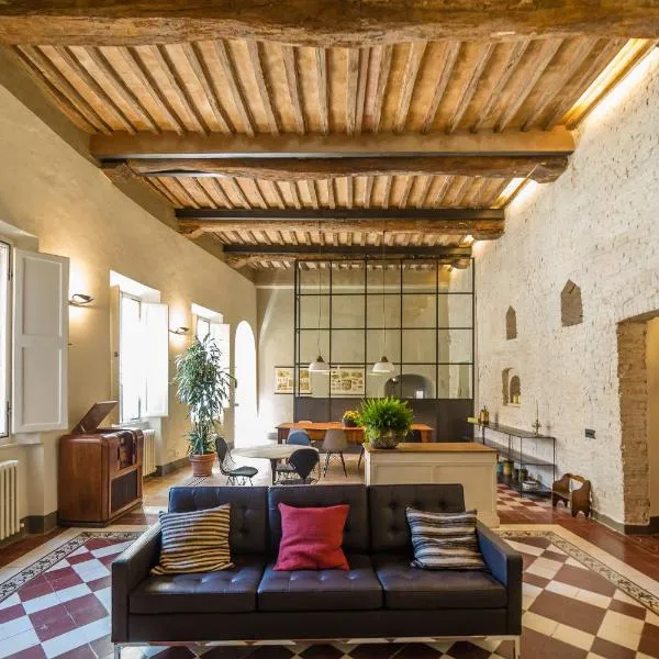 卡萨图瑞迪洛你多莫瑞斯图卡住宿加早餐旅馆，位于锡耶纳的酒店