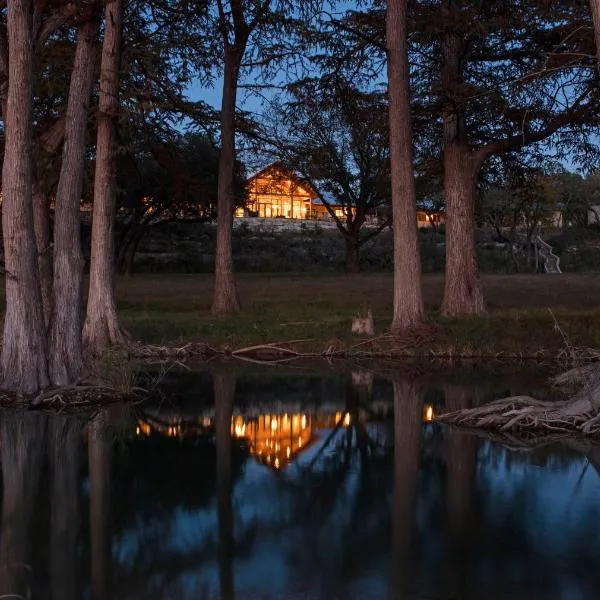 Joshua Creek Ranch，位于康福特的酒店