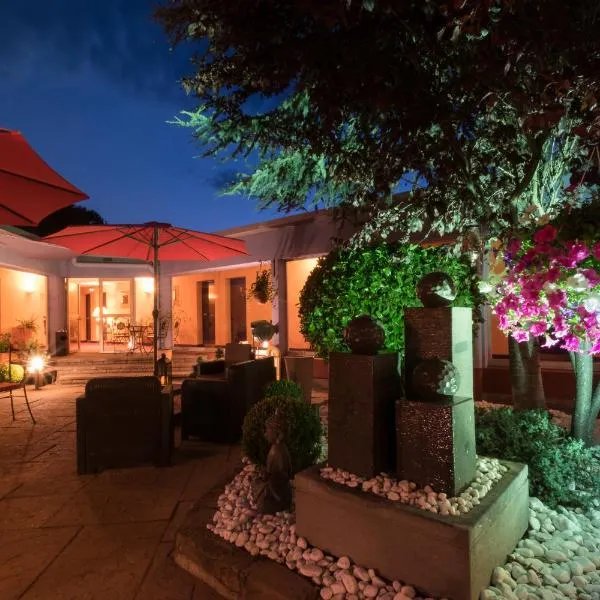 Logis Hôtel Atrium Epinal Golbey，位于埃皮纳勒的酒店