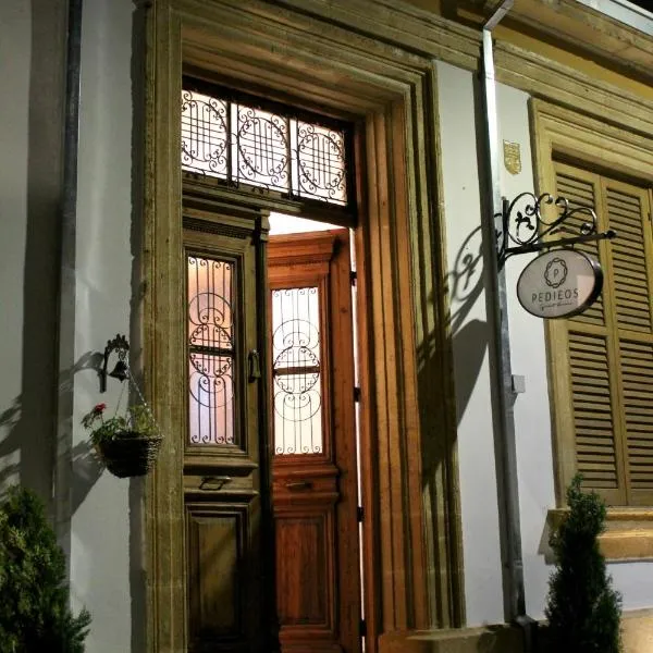 Pedieos Guest House，位于Ayia的酒店
