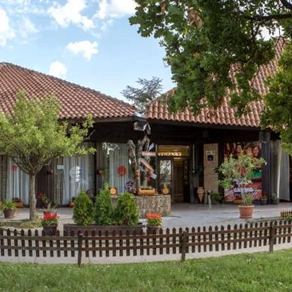 Motel Stari Hrast，位于Markovac的酒店