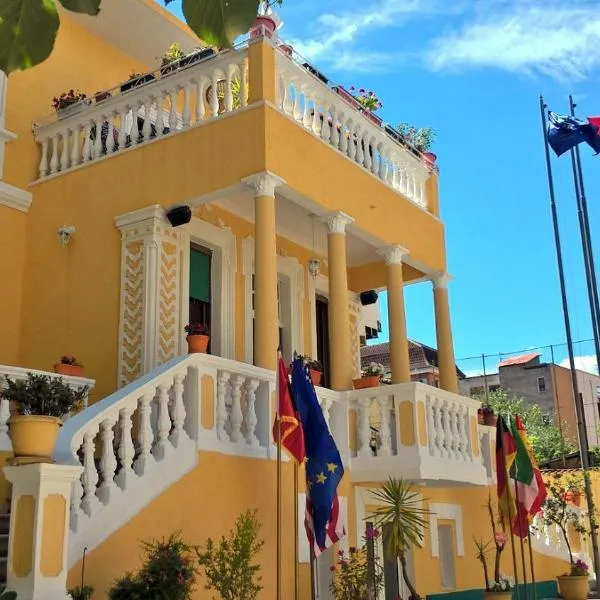 HOTEL VILA 15 - CENTER，位于地拉那的酒店