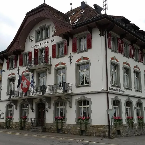 Hotel Hirschen Plaffeien，位于施瓦尔茨湖的酒店