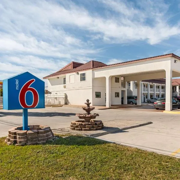 Motel 6-San Marcos, TX - North，位于Lockhart的酒店