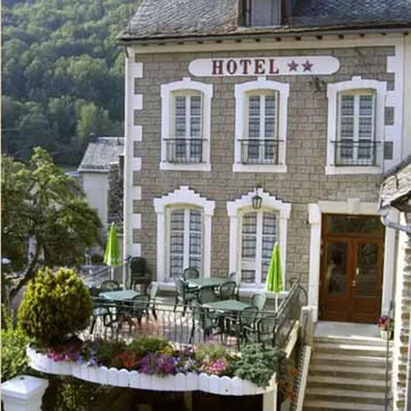 旅行者酒店，位于Curières的酒店