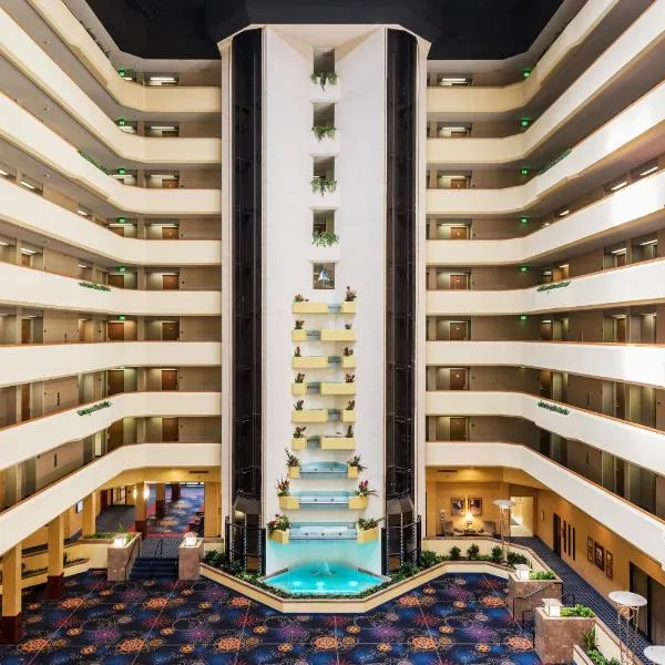 Capitol Plaza Hotel Jefferson City，位于杰斐逊城的酒店