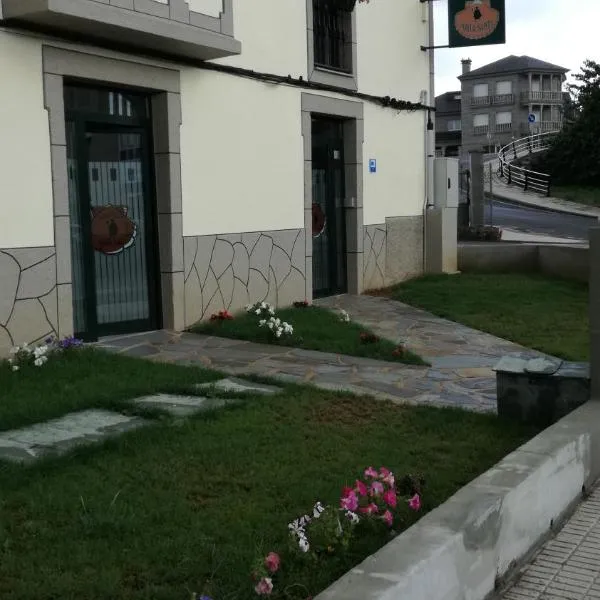 Albergue Pension Porta Santa，位于Navia de Suarna的酒店