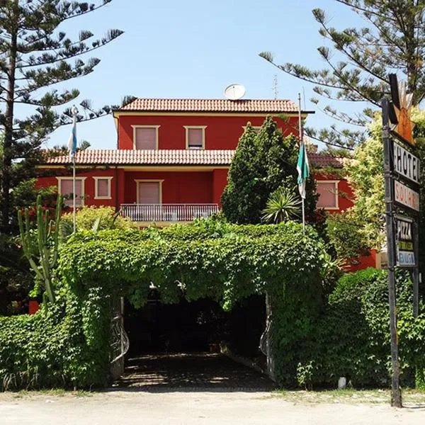 索拉里餐厅酒店，位于布里亚蒂科的酒店