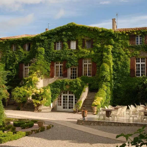 Château de Floure - Hôtel, restaurant, SPA et piscine extérieure chauffée，位于Montlaur的酒店