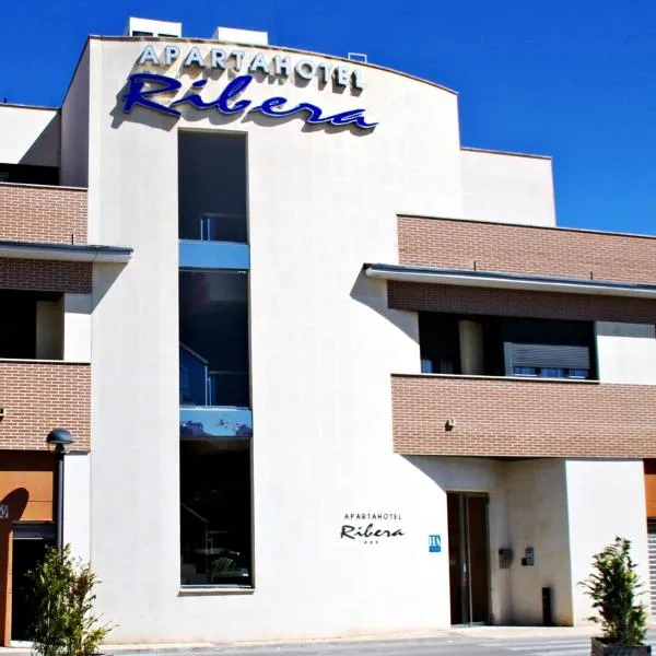 里贝拉公寓酒店，位于阿罗约德莱恩科缅达的酒店