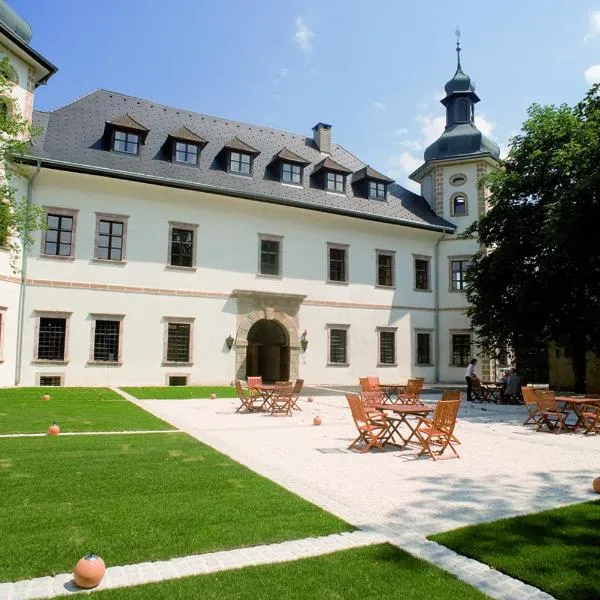 JUFA Hotel Schloss Röthelstein，位于圣加伦的酒店