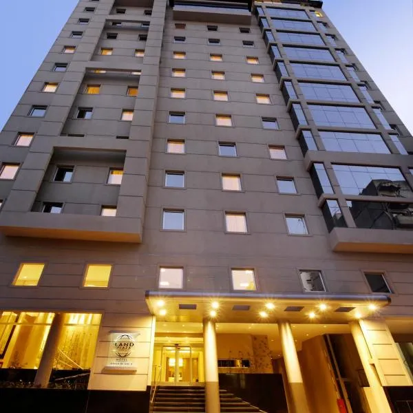 Land Plaza Hotel，位于蓬塔阿尔塔的酒店