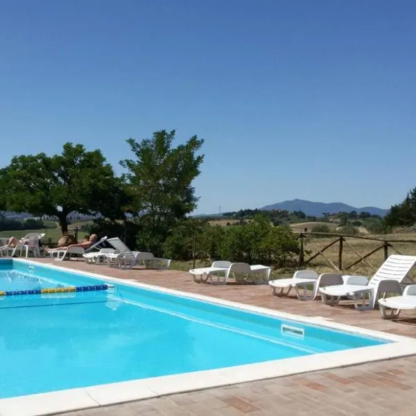 Agritur Villa Osvaldo Castiglione del Lago PG Colazione Piscina acqua salata，位于帕西亚诺的酒店