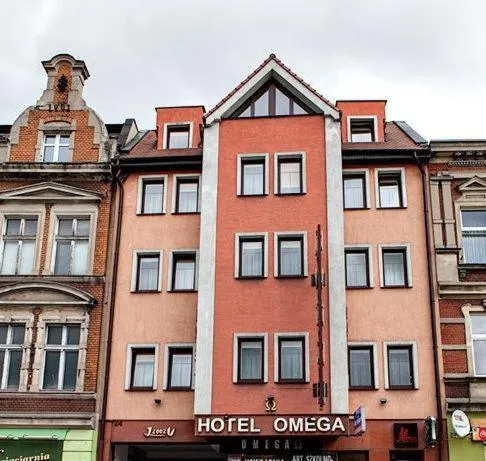 欧米茄酒店，位于大波兰地区奥斯特鲁夫的酒店
