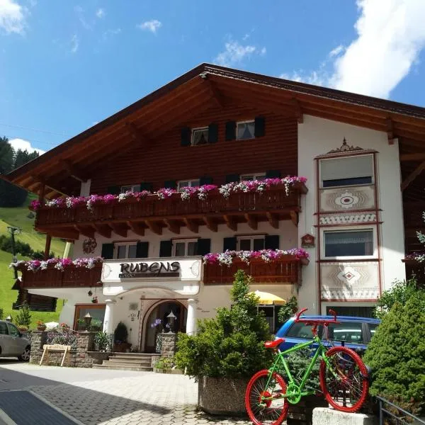 Garni Rubens B&B，位于塞尔瓦迪加尔代纳山谷的酒店