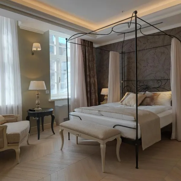 瑞莱斯骑士酒店，位于里加的酒店