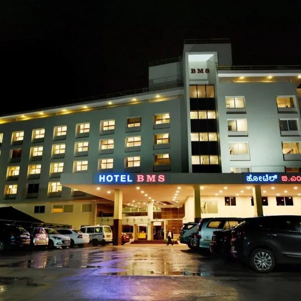 Hotel BMS，位于Kankanādi的酒店