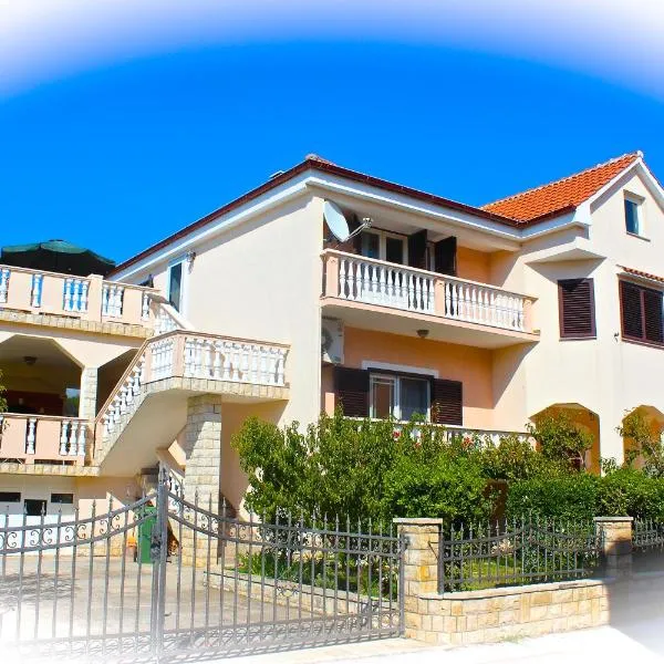 Villa Amalija Ivanac 156 Ljubac，位于柳巴茨的酒店