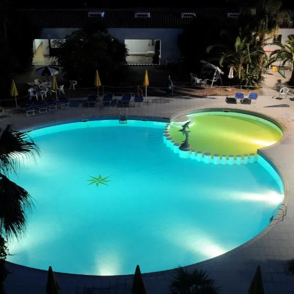 玛莉娜俱乐部酒店，位于Torre San Limato的酒店