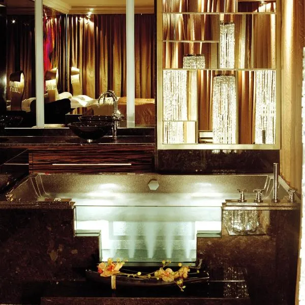 萨沃伊酒店，位于科隆的酒店