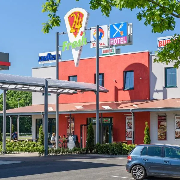 Hotel Cloppenburg，位于克洛彭堡的酒店
