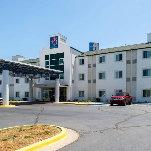 Motel 6-Junction City, KS，位于Milford的酒店
