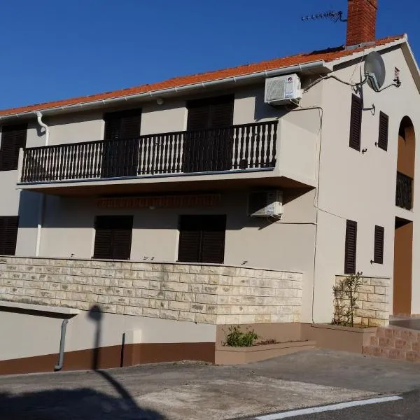 Apartments Orlić，位于萨利的酒店