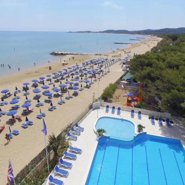 Hotel Gabbiano Beach，位于维耶斯泰的酒店