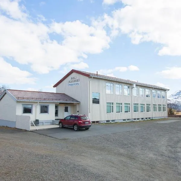 洛夫特勒住宿旅舍，位于博斯塔德的酒店