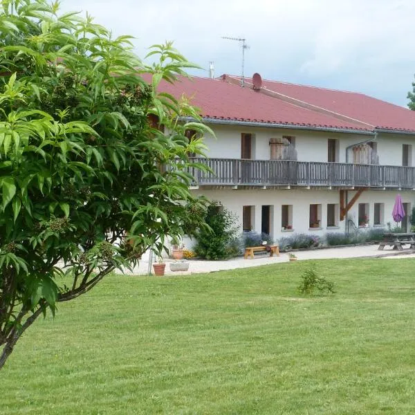 LA GRANGE DE HAUTE-JOUX，位于Longevilles-Mont-dʼOr的酒店