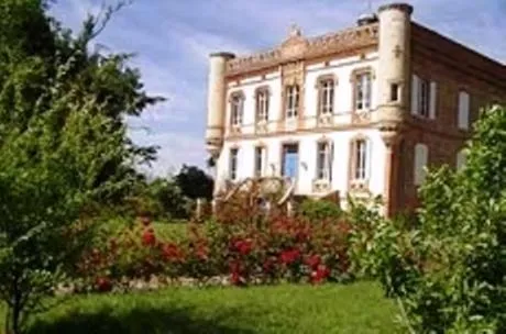 拉格拉德城堡酒店，位于Le Castéra的酒店