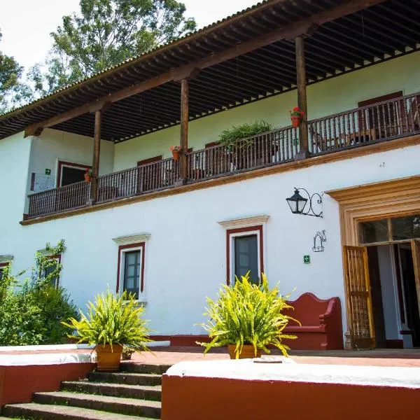 唐瓦斯科贝斯特韦斯特优质酒店，位于Tzintzuntzán的酒店