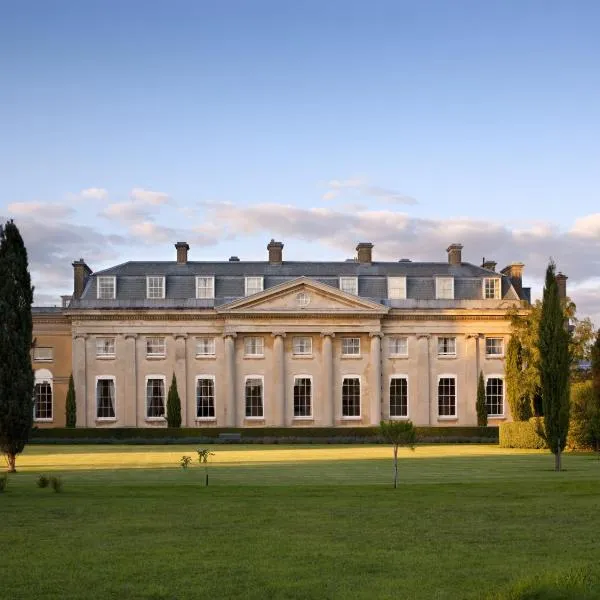 The Ickworth Hotel And Apartments - A Luxury Family Hotel，位于Wickhambrook的酒店