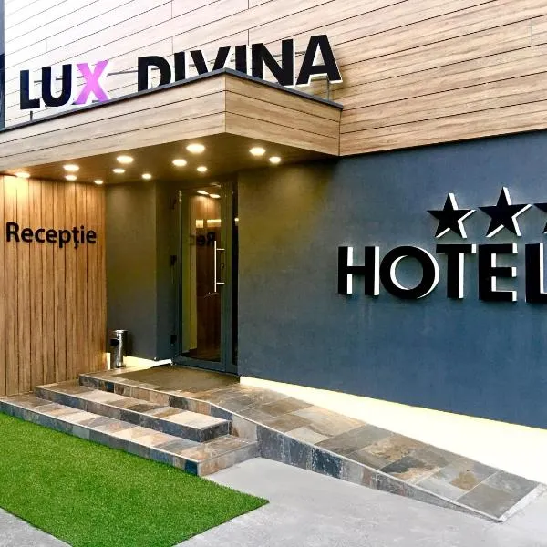 Hotel Lux Divina，位于Hărman的酒店
