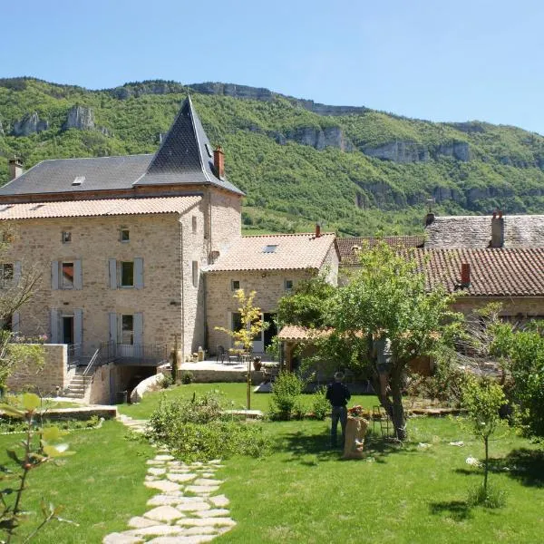 Les FREJALS，位于La Roque-Sainte-Marguerite的酒店
