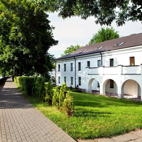 Domus Hotel，位于Pašlavantys的酒店