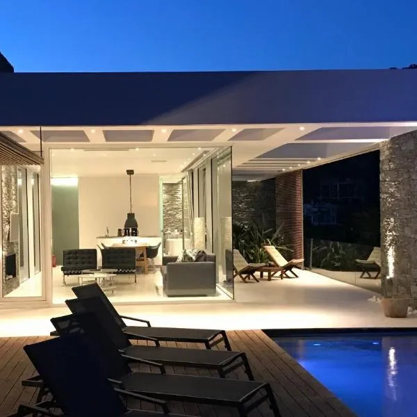 A - Luxury Villas，位于普洛马里翁的酒店