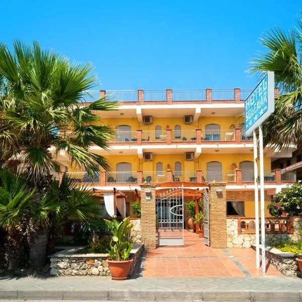 索尔玛酒店，位于Casalvecchio Siculo的酒店