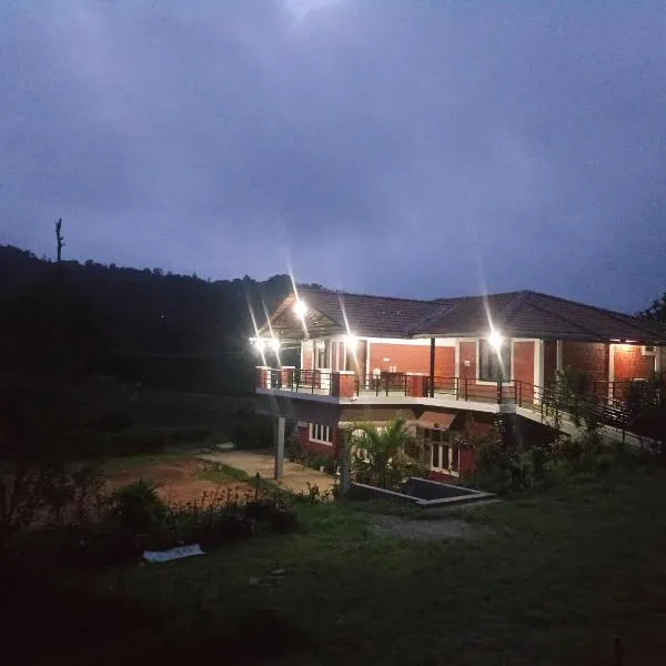 Gowrikere Homestay Coorg，位于Sanivārsante的酒店