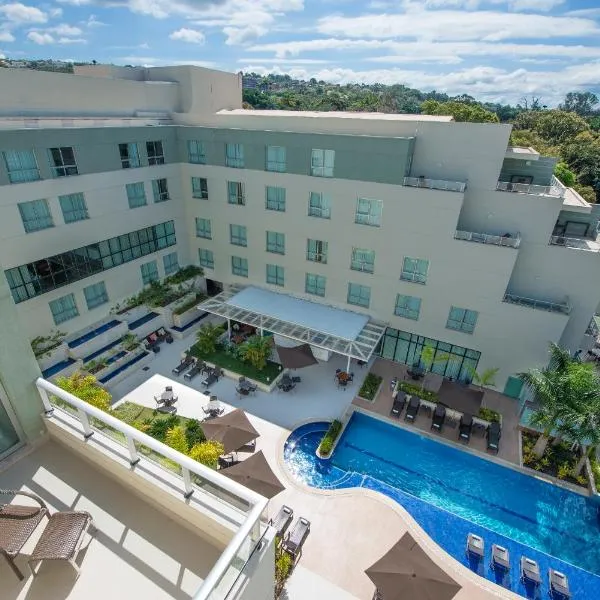 圣湖镇套房Spa酒店，位于佩德罗莱奥波尔杜的酒店